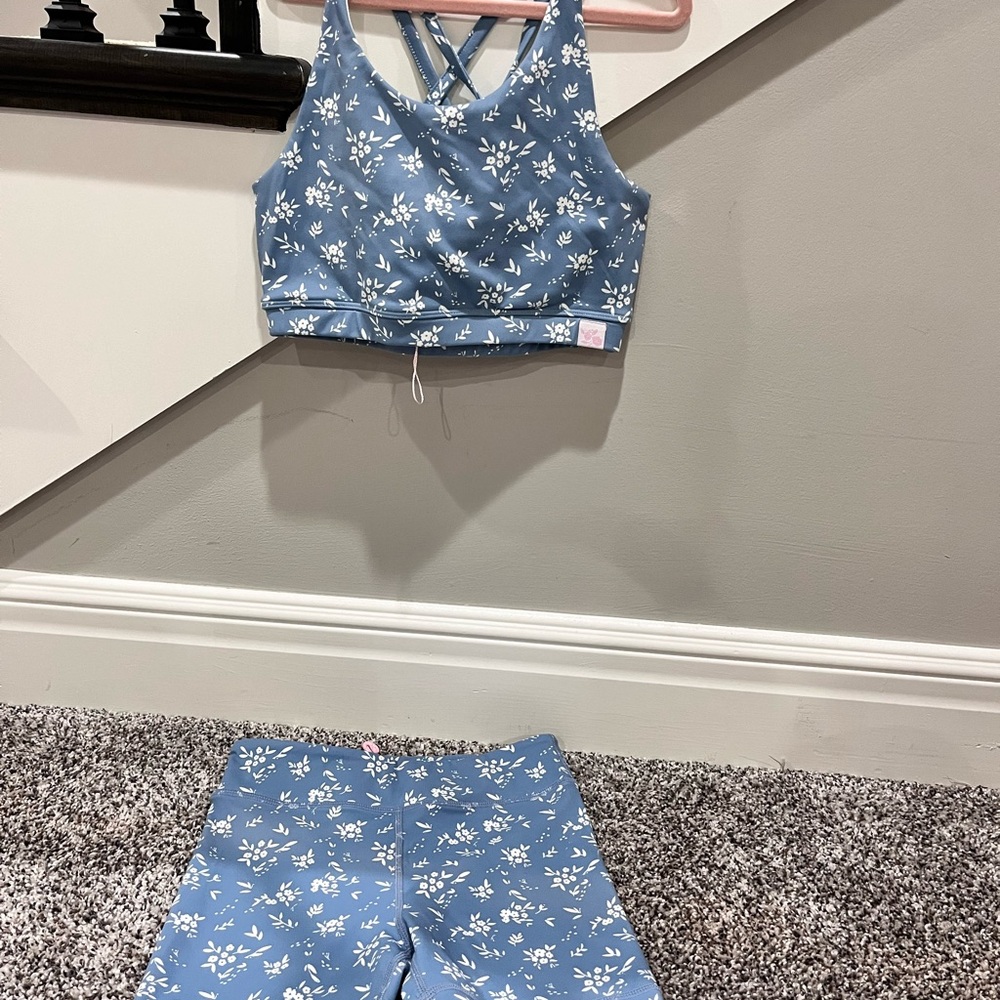 SweetHoney Blue and White Floral Set